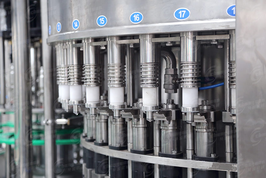 全自动纯净水灌装设备